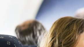 Algunos de los casos de sexo en avión son de parejas ya formadas.