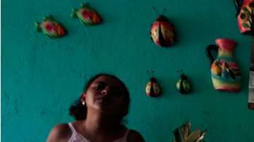 Karina Navarrete asegura que fue la policía quien mató a su bebé.