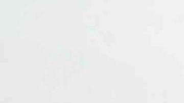 Voluntarios limpian la playa Carpayo, en Lima.