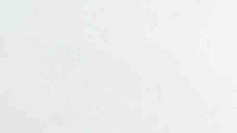 Voluntarios limpian la playa Carpayo, en Lima.