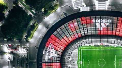 Adidas lanzó con bombo y platillo la edición 'Mechta' de su balón Telstar 18.