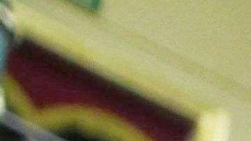 Sánchez es felicitado por Rajoy al traspasarle el poder