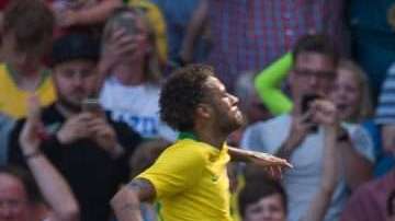 Brasil vio regresar a Neymar ante Croacia en Anfield. (Foto: EFE/EPA/PETER POWELL)