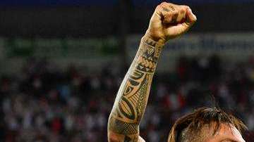 Paolo Guerrero protagonizó la victoria peruana ante Arabia Saudita. (Foto: EFE/EPA/GIAN EHRENZELLER)