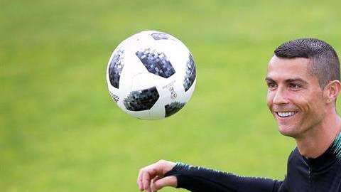 Cristiano Ronaldo podría enfrentar en Rusia 2018 su último Mundial. (Foto: EFE/ Andre Kosters)