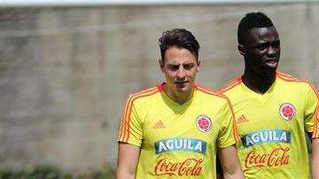 James Rodríguez y sus compañeros de Colombia. EFE