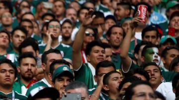 Aficionados mexicanos durante el partido Alemania-México en el Estadio Luzhniki,de Moscú. (Foto: EFE/Alberto Estévez)