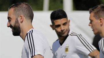 Jorge Sampaoli en el entrenamiento del lunes. EFE