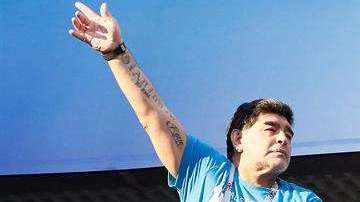 Maradona fue blanco de la polémica por su comportamiento en el triunfo de Argentina sobre Nigeria