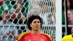 México jugó su peor partido ante Suecia. EFE