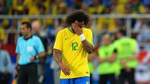 El mediocampista brasileño Marcelo sufre de espasmos por el colchón en el que duerme