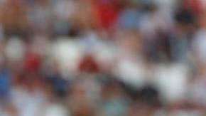 Los japoneses no querían más tarjetas. EFE