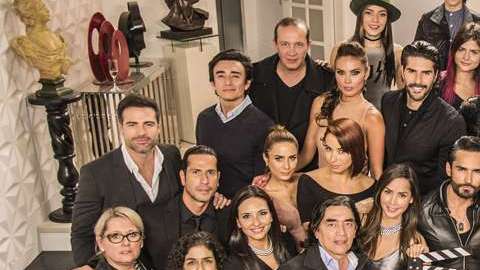 Elenco de Sin Senos Sí Hay Paraíso.