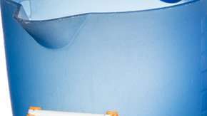 Hoy es un material odiado por su enorme daño al medio ambiente y a los animales.