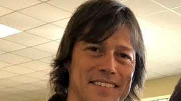 Matías Almeyda donó una biblioteca a su escuela primaria y ahí decidió su futuro