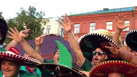 Afición mexicana amaga con hacer el grito de "¡Ehhh p...!" en el Mundial de Rusia