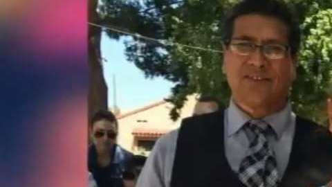 García, acompañado de su esposa y nieta.