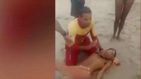 La playa es conocida por los ataques de tiburones a bañistas.