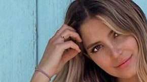 Bikinis de "Ocean to Ocean". En el centro, Sian y Sarah, creadoras de la línea.