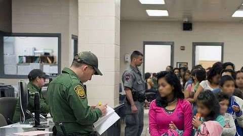 Una vez CBP separa a los menores inmigrantes los envía a diversos centros de atención en EEUU