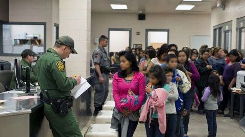 Una vez CBP separa a los menores inmigrantes los envía a diversos centros de atención en EEUU