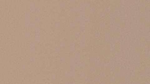 El vehículo explorador Curiosity perfora una roca en Marte.