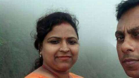 La última foto de Sarita con su esposo.