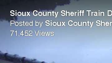 El derrame ocurre en una vía inundada en el río Rock de Iowa.