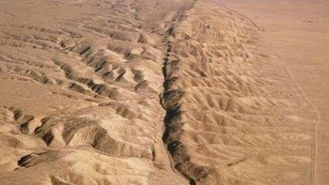 La falla de San Andrés recorre California de norte a sur a lo largo de 1,300 kilómetros.