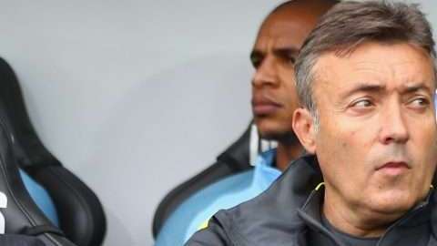 El nuevo técnico del NYCFC Domenec Torrent en la banca del Manchester City.  (Foto: Michael Steele/Getty Images)