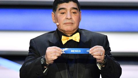 Diego Maradona mostró su desacuerdo por un tercer Mundial en México