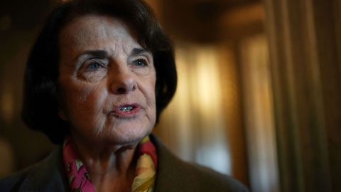 La senadora Dianne Feinstein, en la curul desde 1992, avanza a noviembre.