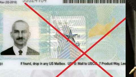 Son más de 50 faltas las que lo pueden hacer perder su "Green Card"