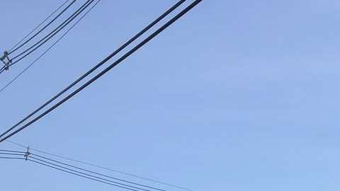 Durante dos horas, los congresistas esperaron que los dejaran ingresar al centro de detención.