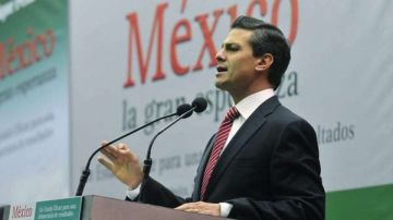 El político mexicano Enrique Peña Nieto cuando presentaba su libro 'México la gran esperanza'.