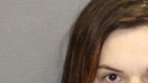 Samantha Mears enfrenta varios cargos.