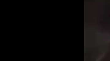 El sujeto lanzó expresiones despectivas hacia hispanos y negros.