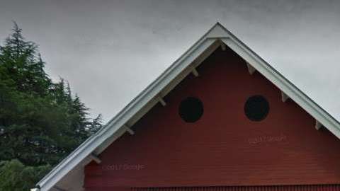 El presidente Trump defendió a su portavoz, quien fue sacada del restaurante Red Hen.