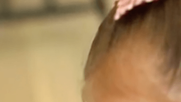 Niña agradecida por recibir médula osea.