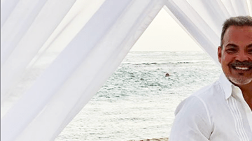 Lourdes Stephen renovó sus votos matrimoniales