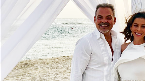 Lourdes Stephen renovó sus votos matrimoniales