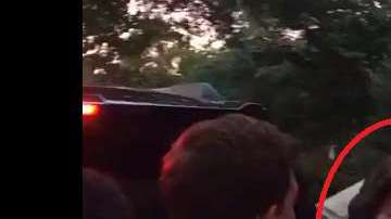 La secretaria Chao confrontó a los activistas.