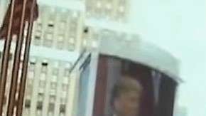 Los líderes incluso  aparecen en las pantallas de Times Square.