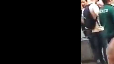 La persona con discapacidad fue agredida, tras tomarse una foto con la máscara de AMLO