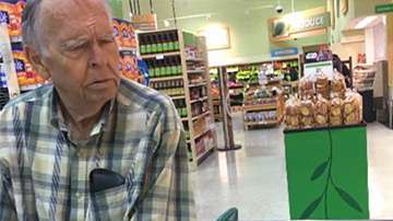 La entrañable historia de amistad de una niña y un anciano deprimido