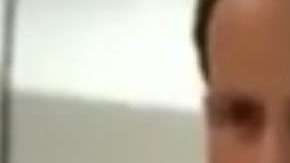 La cumbia de Zague empieza a sonar.