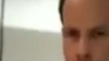 La cumbia de Zague empieza a sonar.