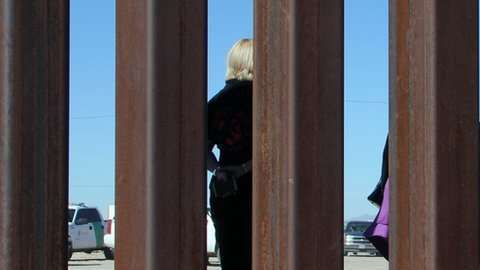 Muchos niños ya vienen con traumas desde sus países