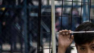 Separar a los niños de sus padres causa protestas en todo el mundo.