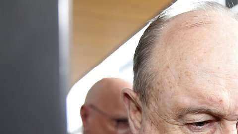 Probablemente Philip Wilson cumplirá arresto domiciliario.